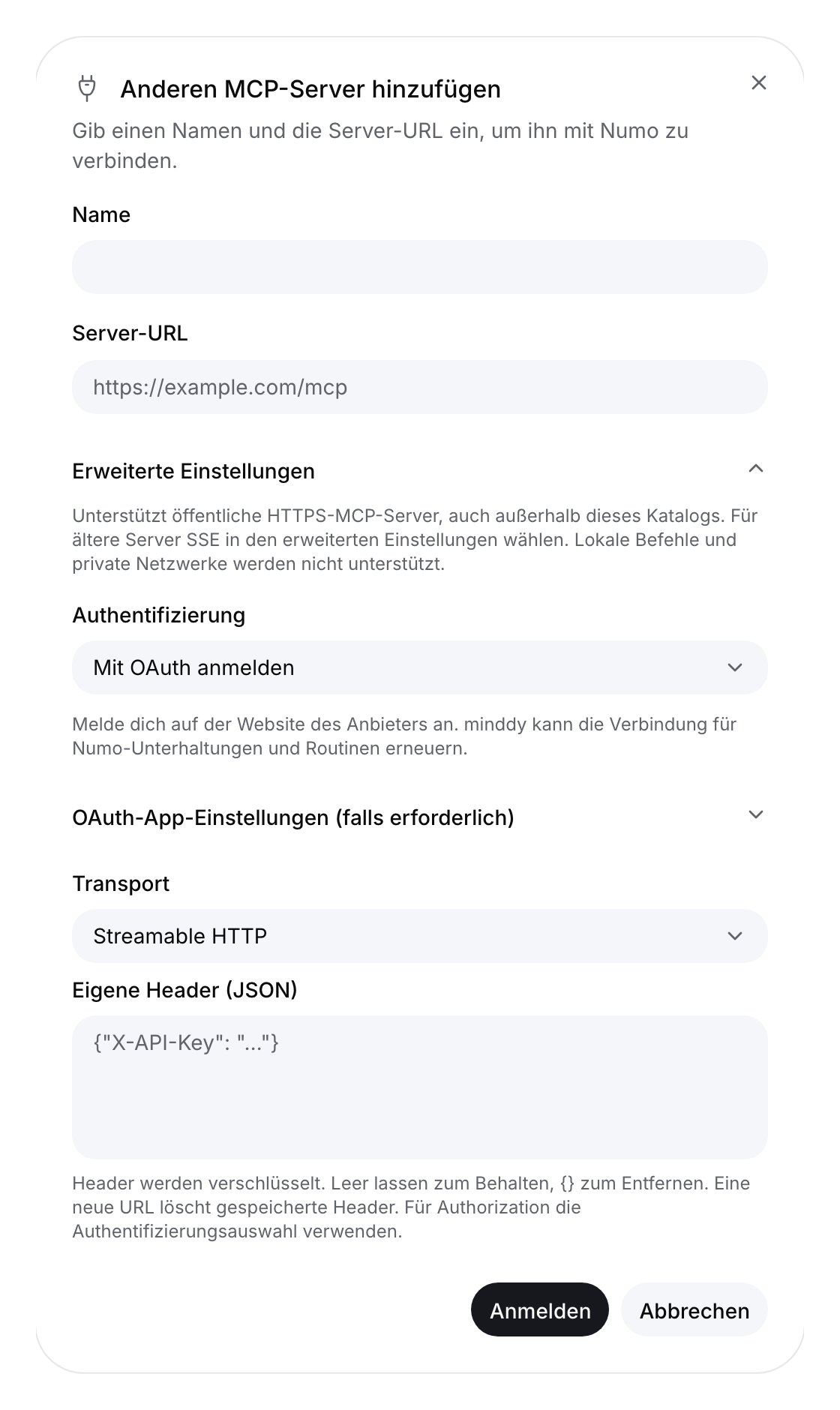 Formular für einen eigenen MCP-Server mit erweiterten Einstellungen für Authentifizierung, Transport und Header.