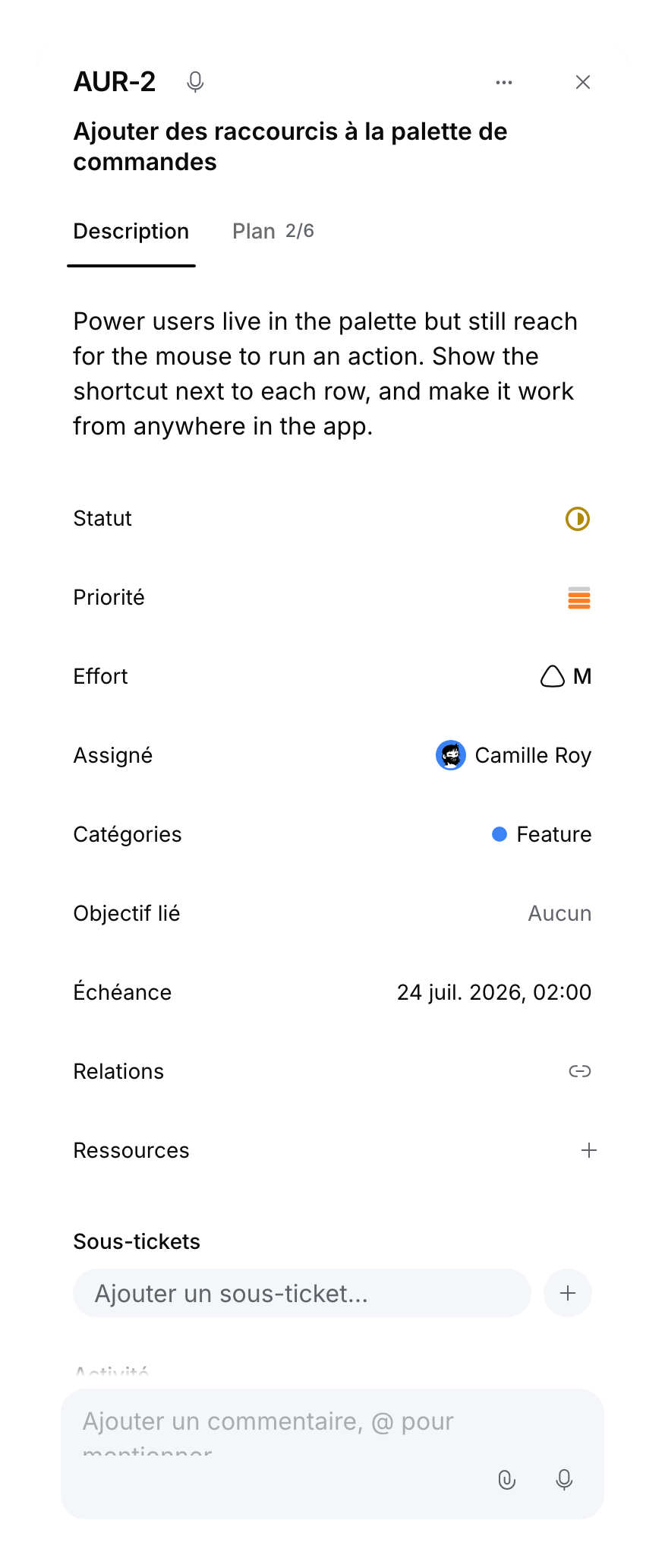 Panneau mobile d’un ticket avec titre, description, propriétés et zone de commentaire.